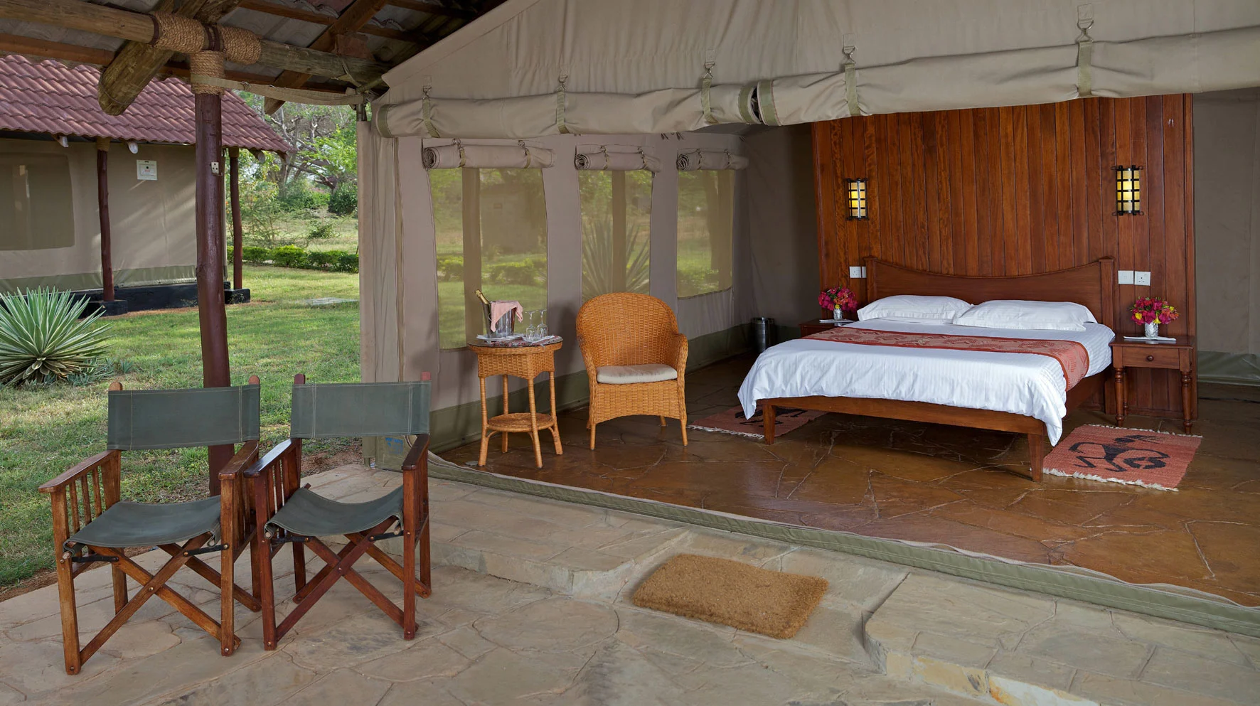 Tented room interior at Ashnil Aruba Lodge